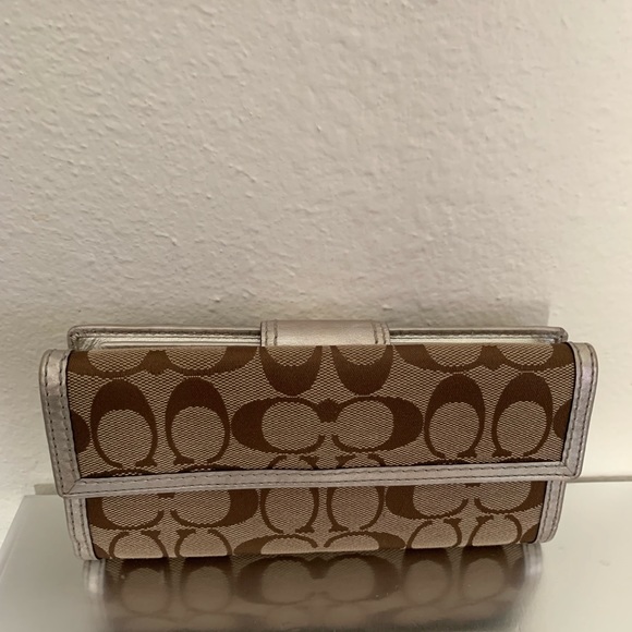 Coach wallet with turn lock closure with gold Trim - Picture 2 of 8